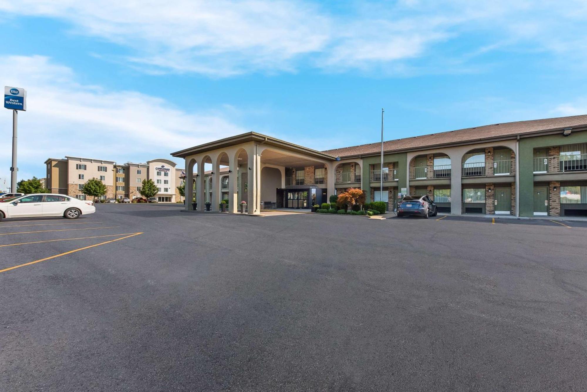 Best Western Executive Inn Grove Stadt Exterior foto