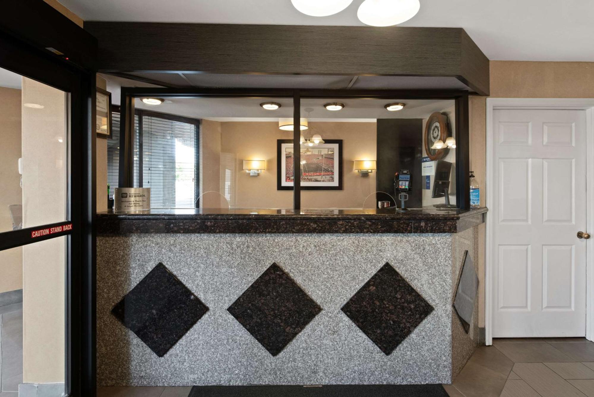 Best Western Executive Inn Grove Stadt Exterior foto