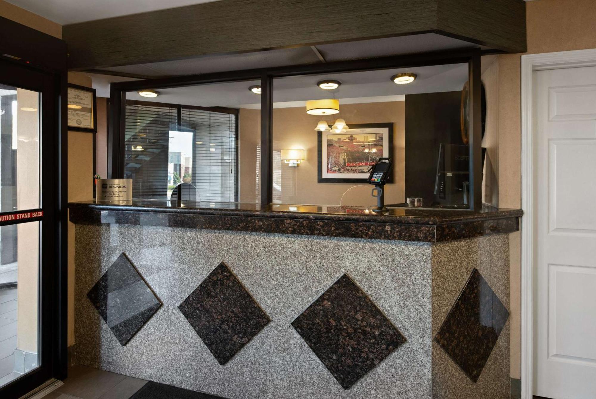 Best Western Executive Inn Grove Stadt Exterior foto